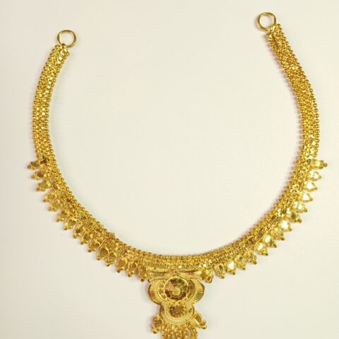 ekai Bridal micro artificial gold Necklace Set with earrings For Women is made of Alloy.